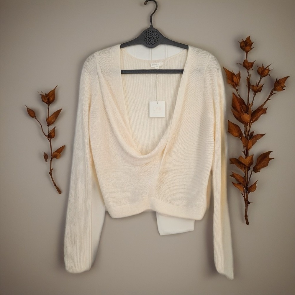 LYR by Splendind Women White Loopknit Surplice Sweater Size Small - Picture 2 of 10